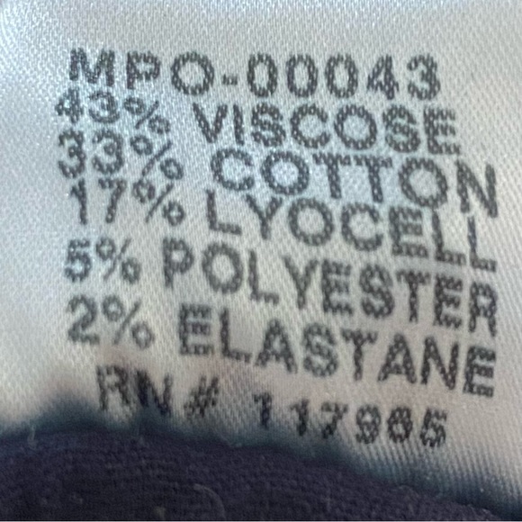 J BRAND Alana High Rise Crop Skinny Jeans - Picture 9 of 9